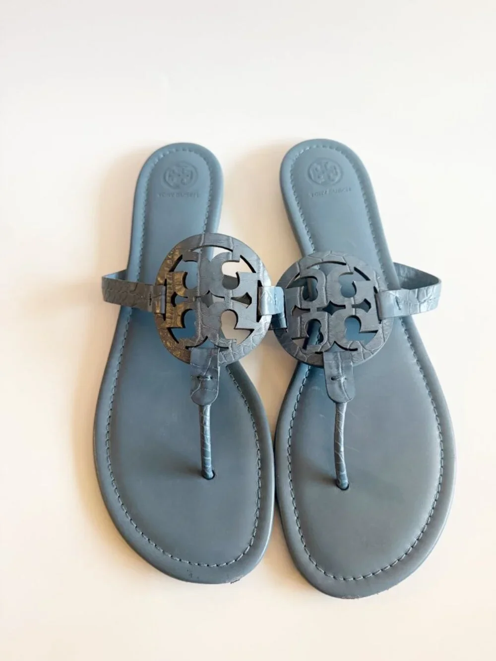 Tory Burch Miller Croc Embossed Leather Thong Sandals Blue Size 13M